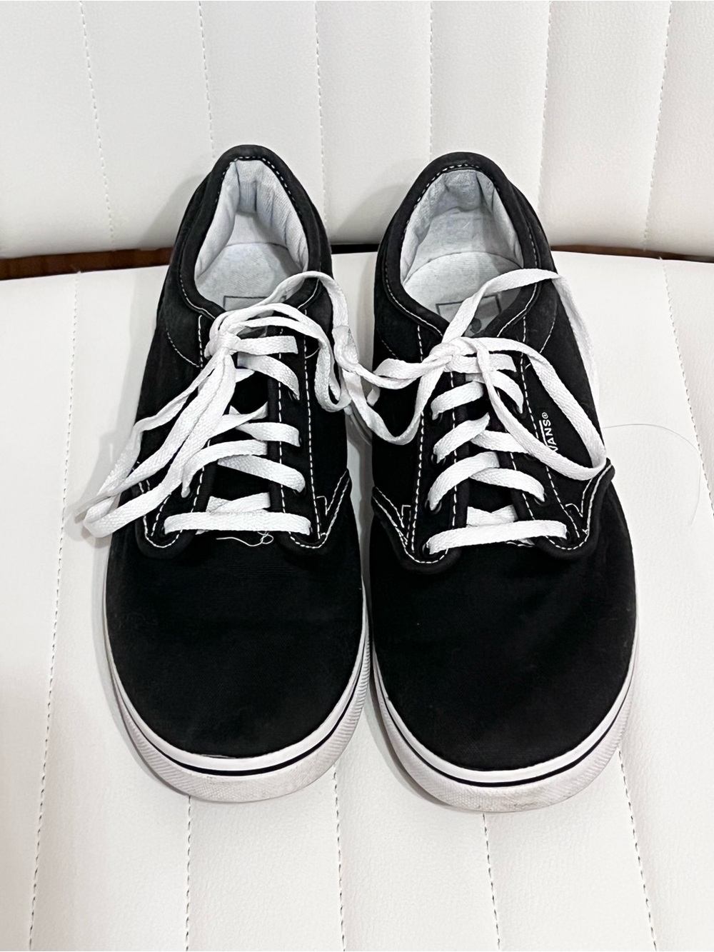 Vans Women’s Black Canvas Low-Top Sneakers Sz US 8.5 Mint Condition